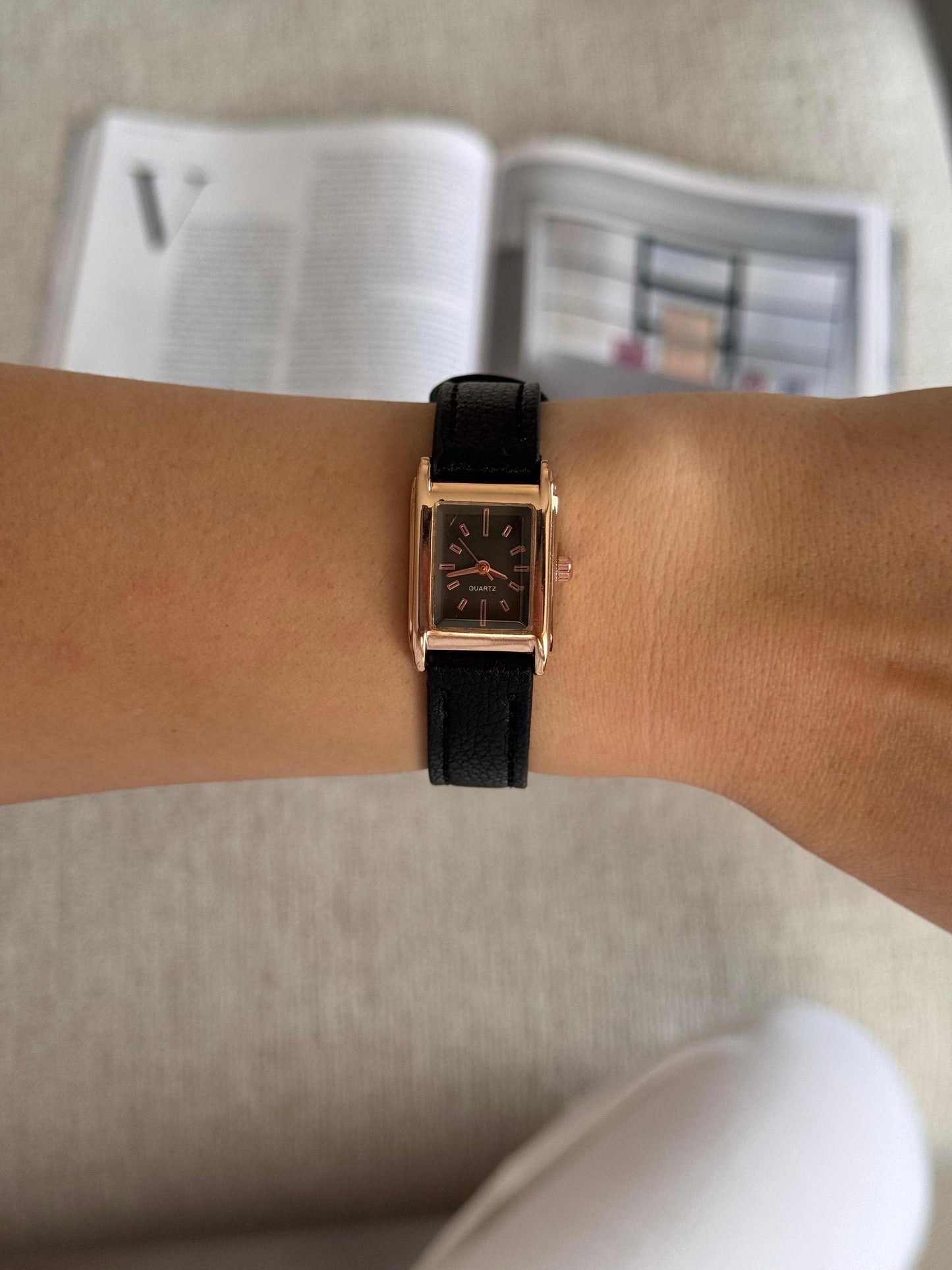Elegant Rectangle Women'S Watch – Gold Tone Case, Faux Leather Strap, Minimal Classic Design, Ideal Gift Accessory, Anniversay Gift