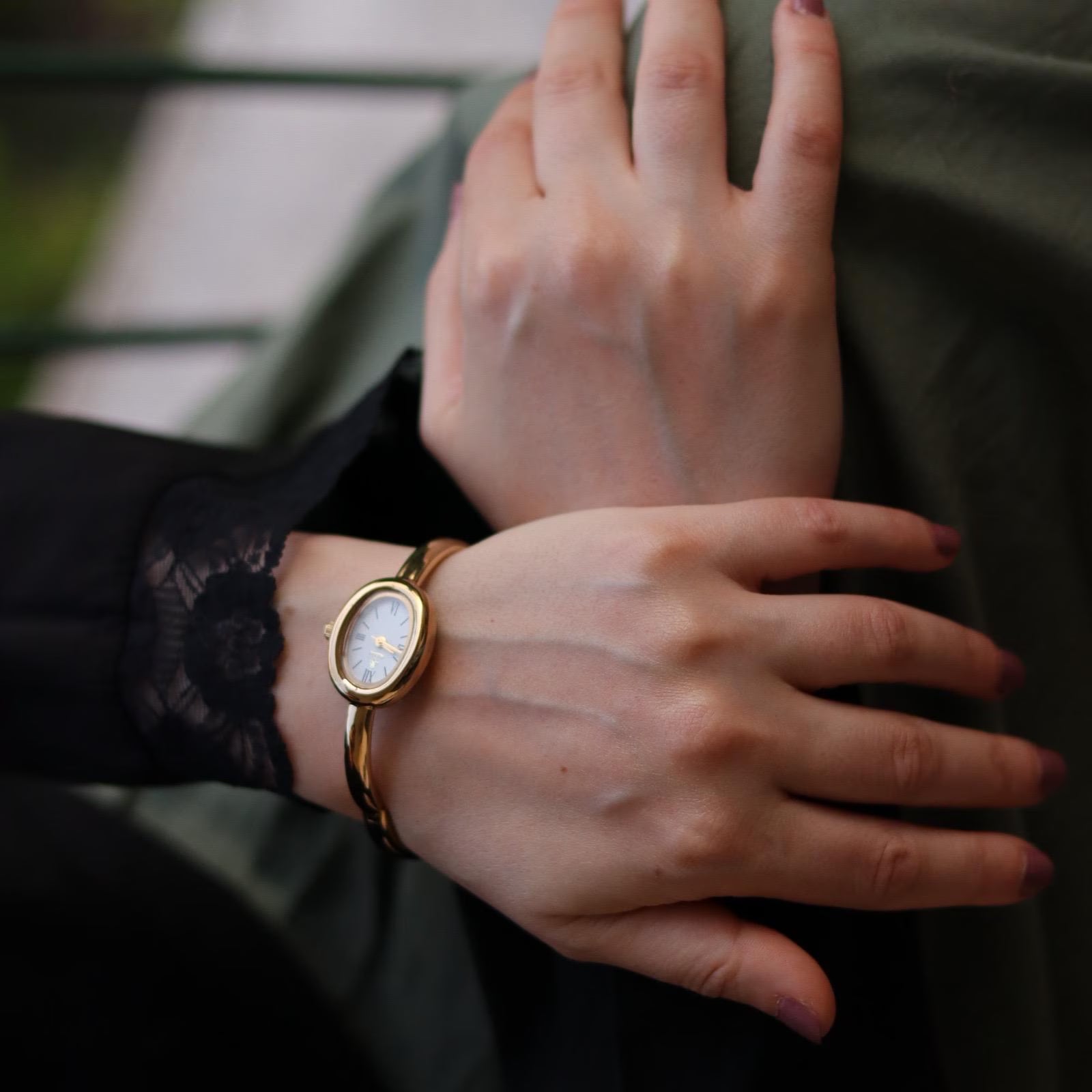 Gold Women’S Watch – Elegant & Unique